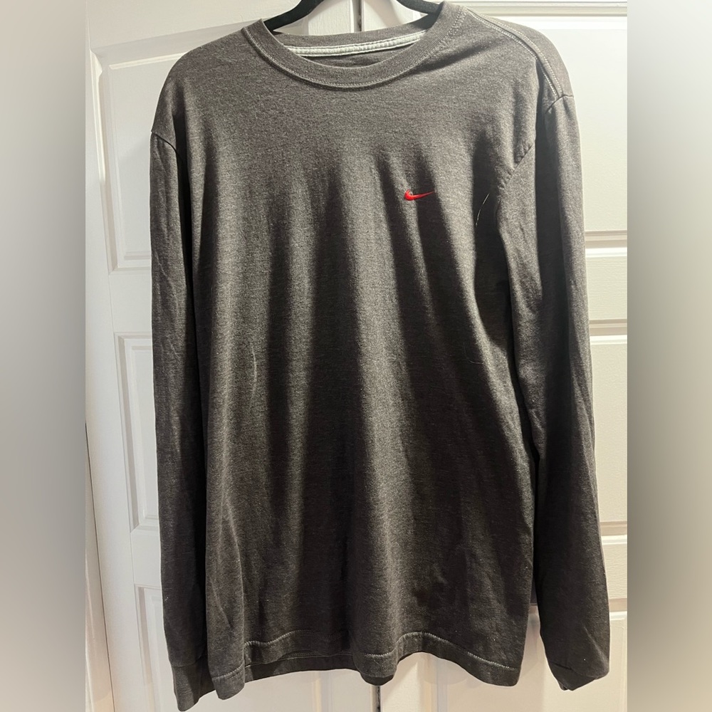 Men’s brown Nike long sleeve - size L